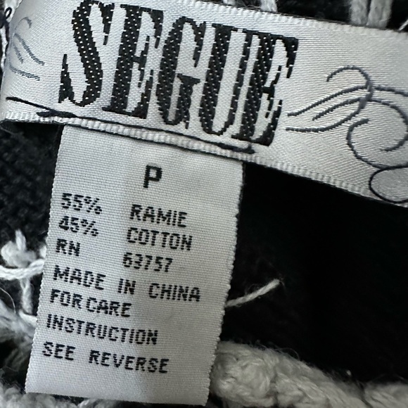 Vintage Segue Women's Christmas Sweater Cardigan Santa Hands Sewn Petite Medium - Picture 6 of 8